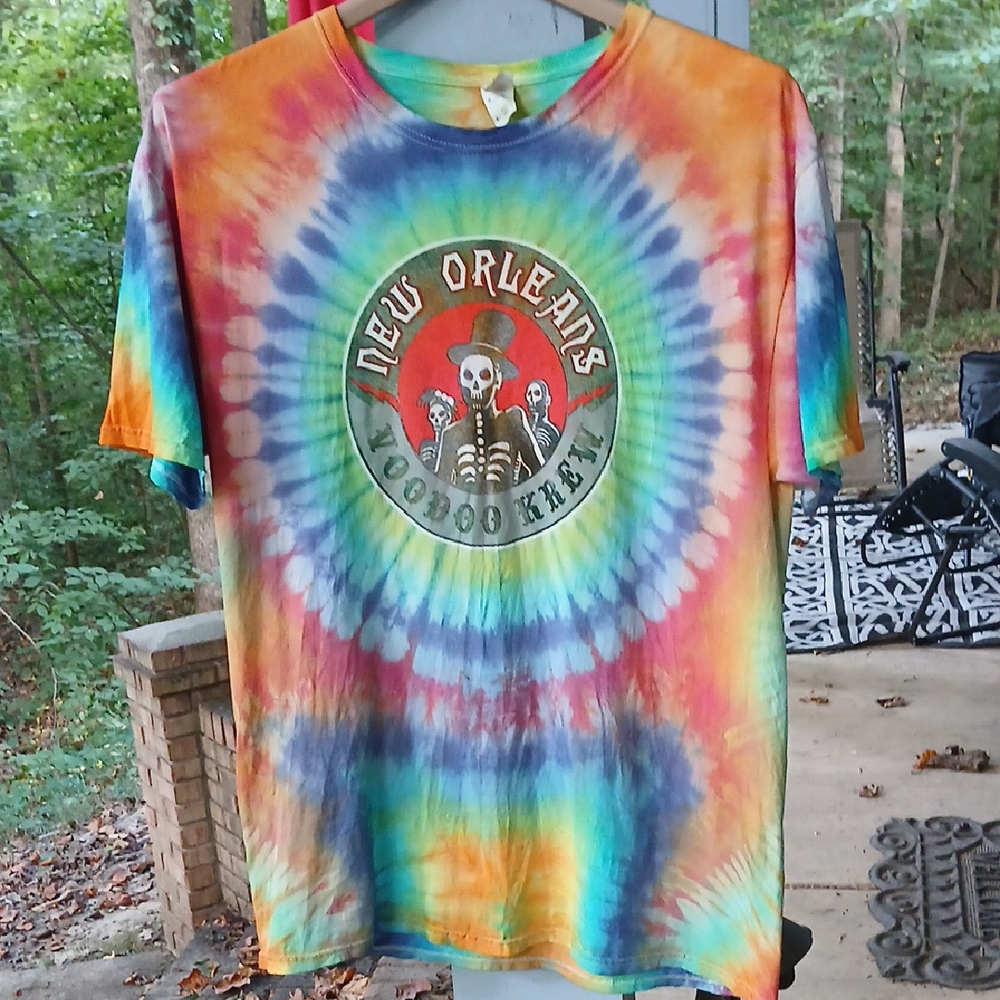 "New Orleans Voodoo‎ Krew", Fruit of the Loom Multicolor Tie-Dye T-Shirt.szL.